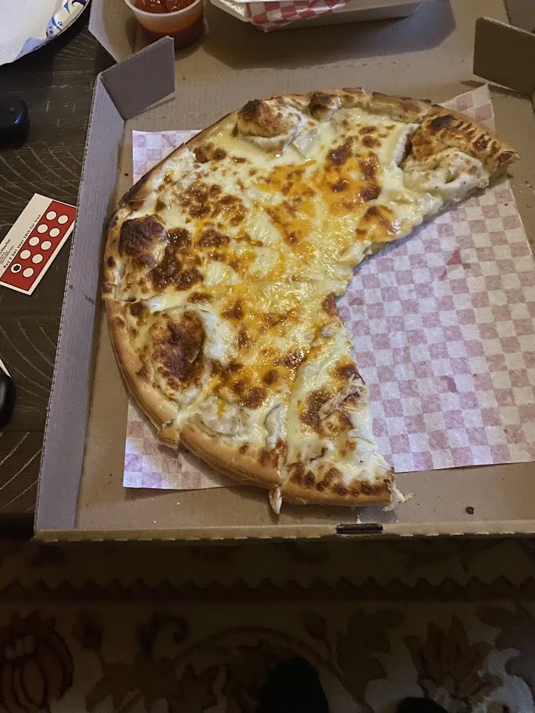 Pizza Chicken Alfredo Pizza